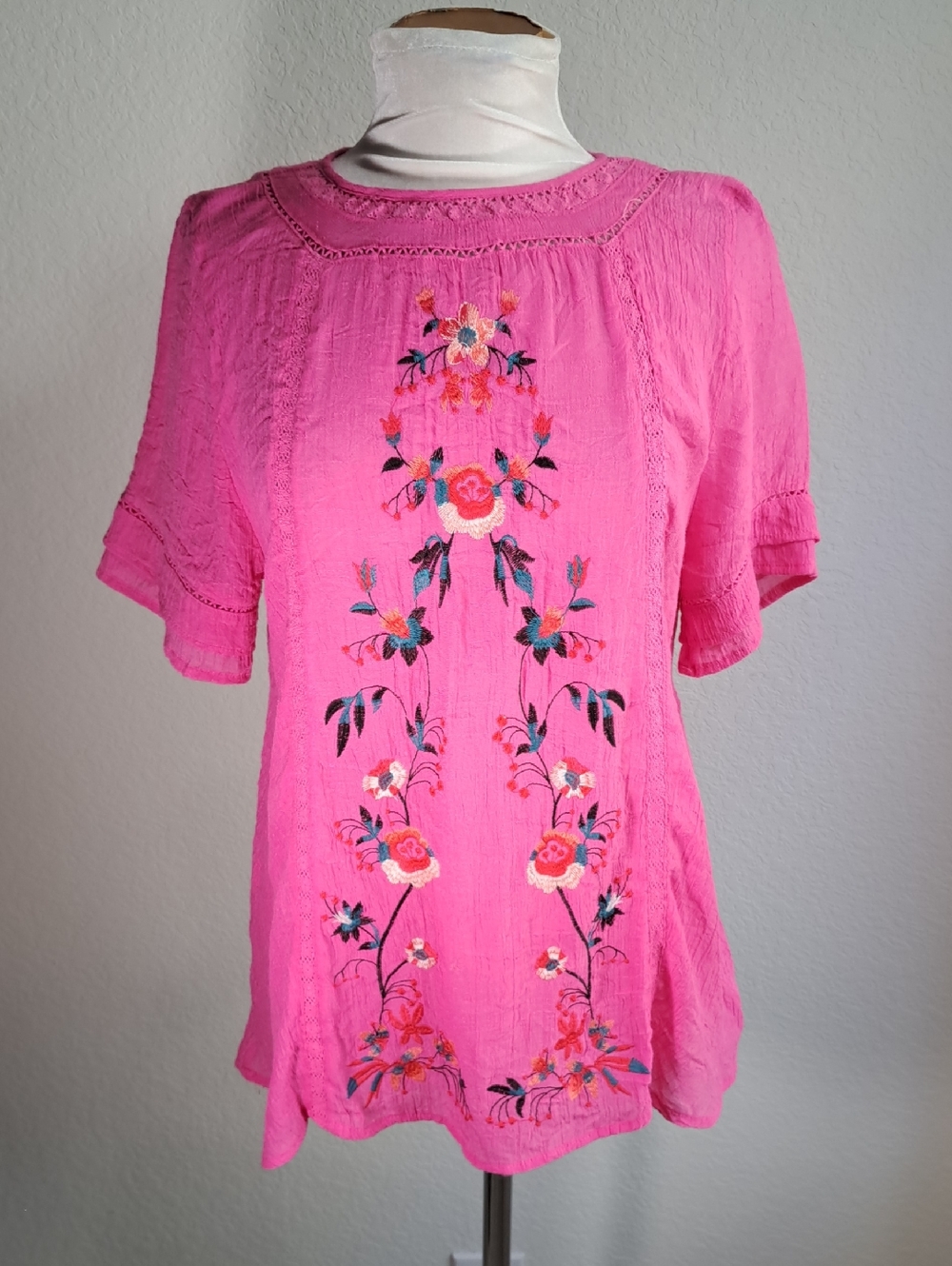 Umgee Women’s Top Hot Pink Floral Embroidery Eyelet Lace Short Sleeve Size Large